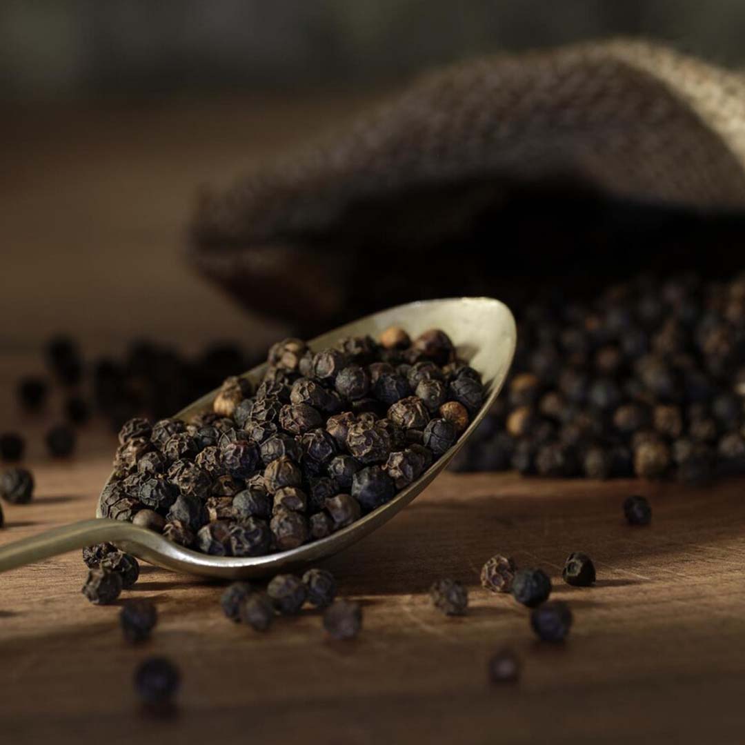 Sri Venkatesh Aromas (SVA Naturals): Bulk manufacturer & Exporter of black pepper essential oil